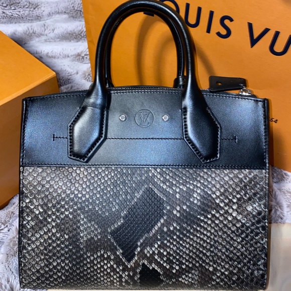 ❌SOLD❌ Authentic Louis Vuitton Python City Steamer PM - Picture 4 of 10
